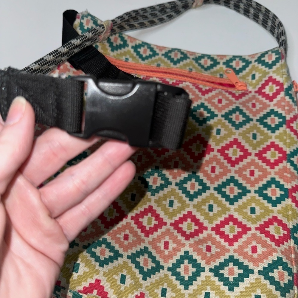 Kavu Geometric Pink and Green Crossbody Bag - Picture 3 of 10